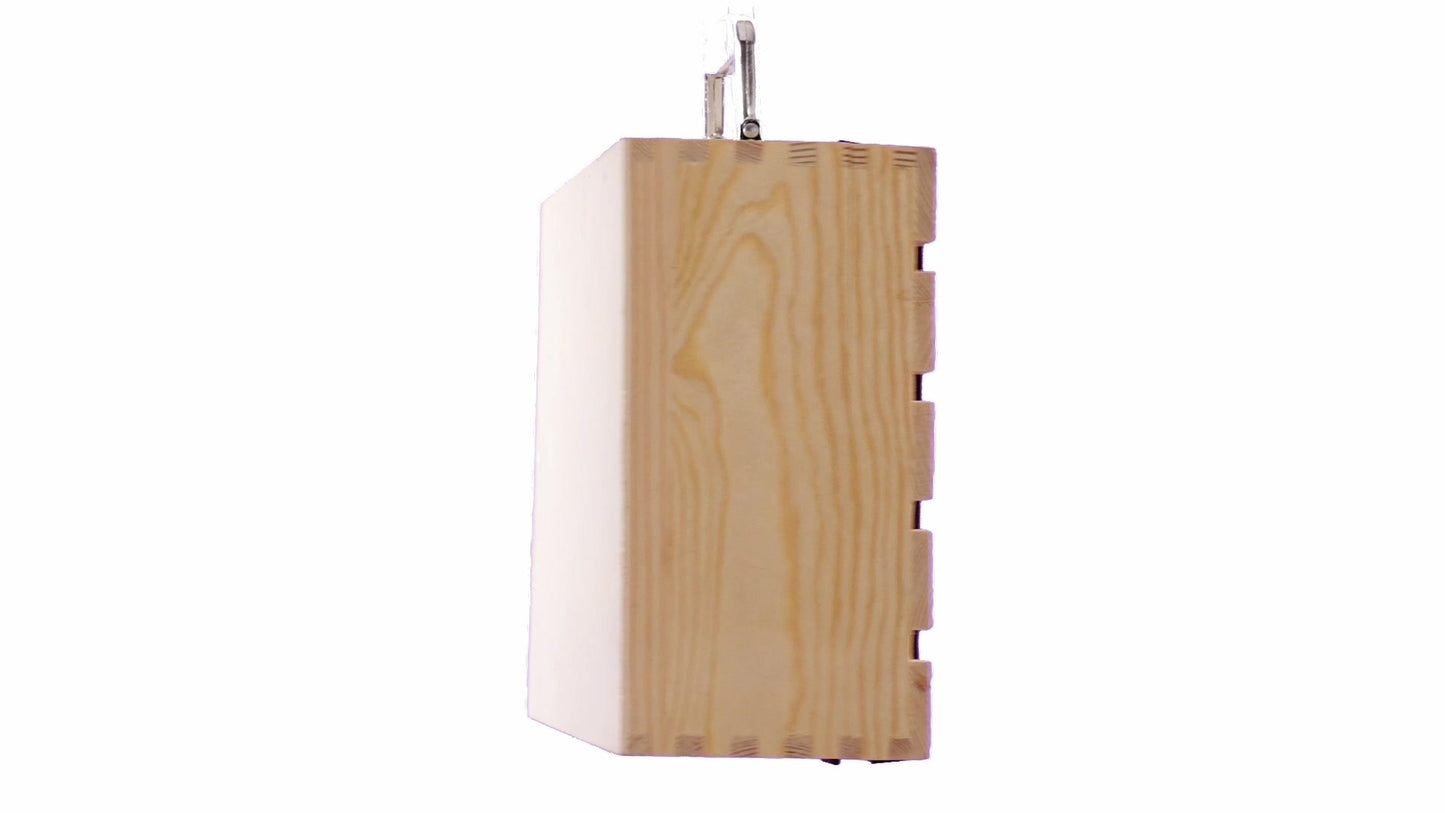 Wooden chest-type box for 2 wine bottles