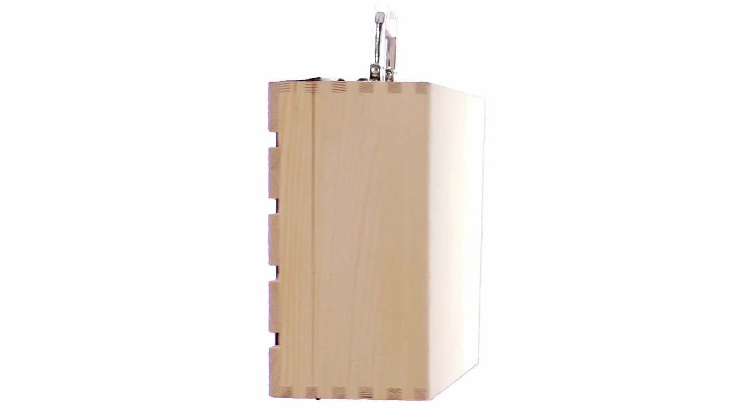 Wooden chest-type box for 2 wine bottles