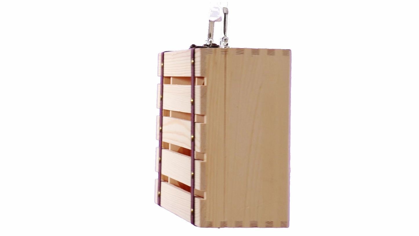 Wooden chest-type box for 2 wine bottles