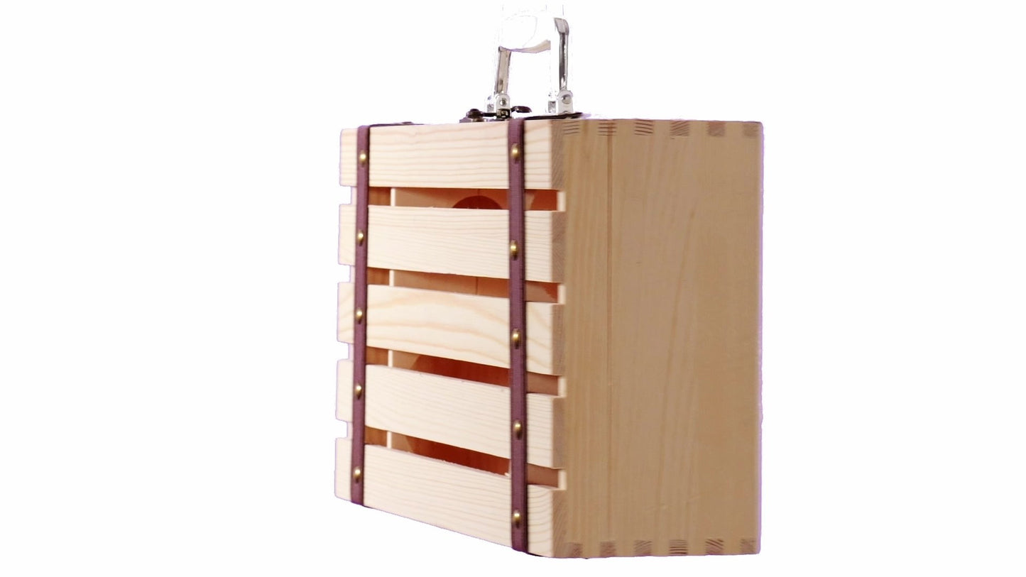 Wooden chest-type box for 2 wine bottles