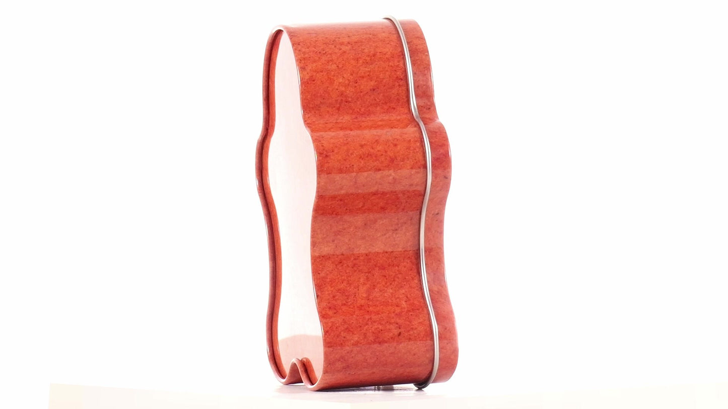 Cutie metalica cu forma de omulet turta dulce